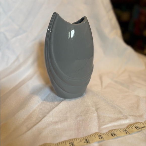 Vintage Art Deco Elegant Gray Ceramic Vase - Picture 3 of 8